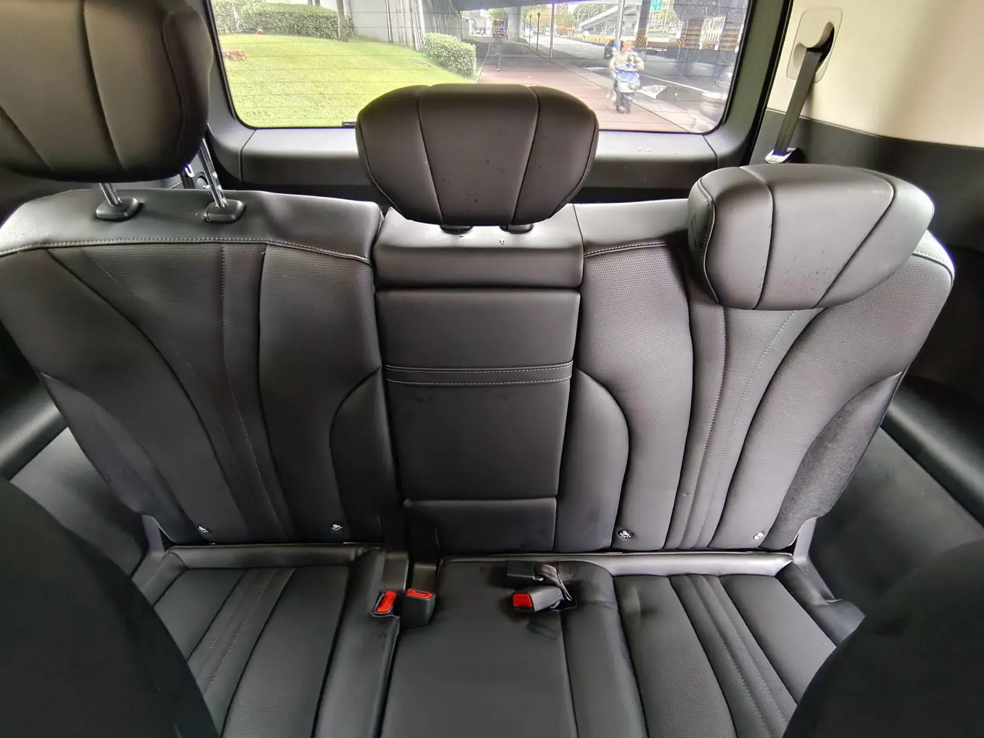 2023 HONGQI HQ9 thumbnail 4