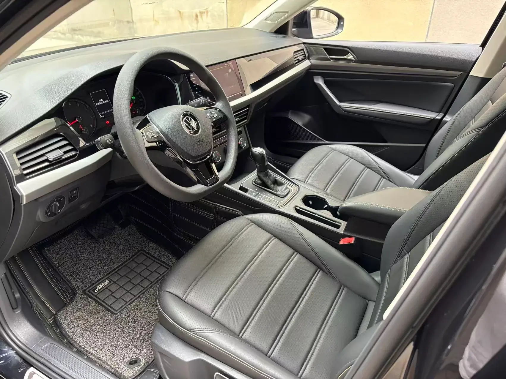 2019 VOLKSWAGEN LAVIDA thumbnail 4