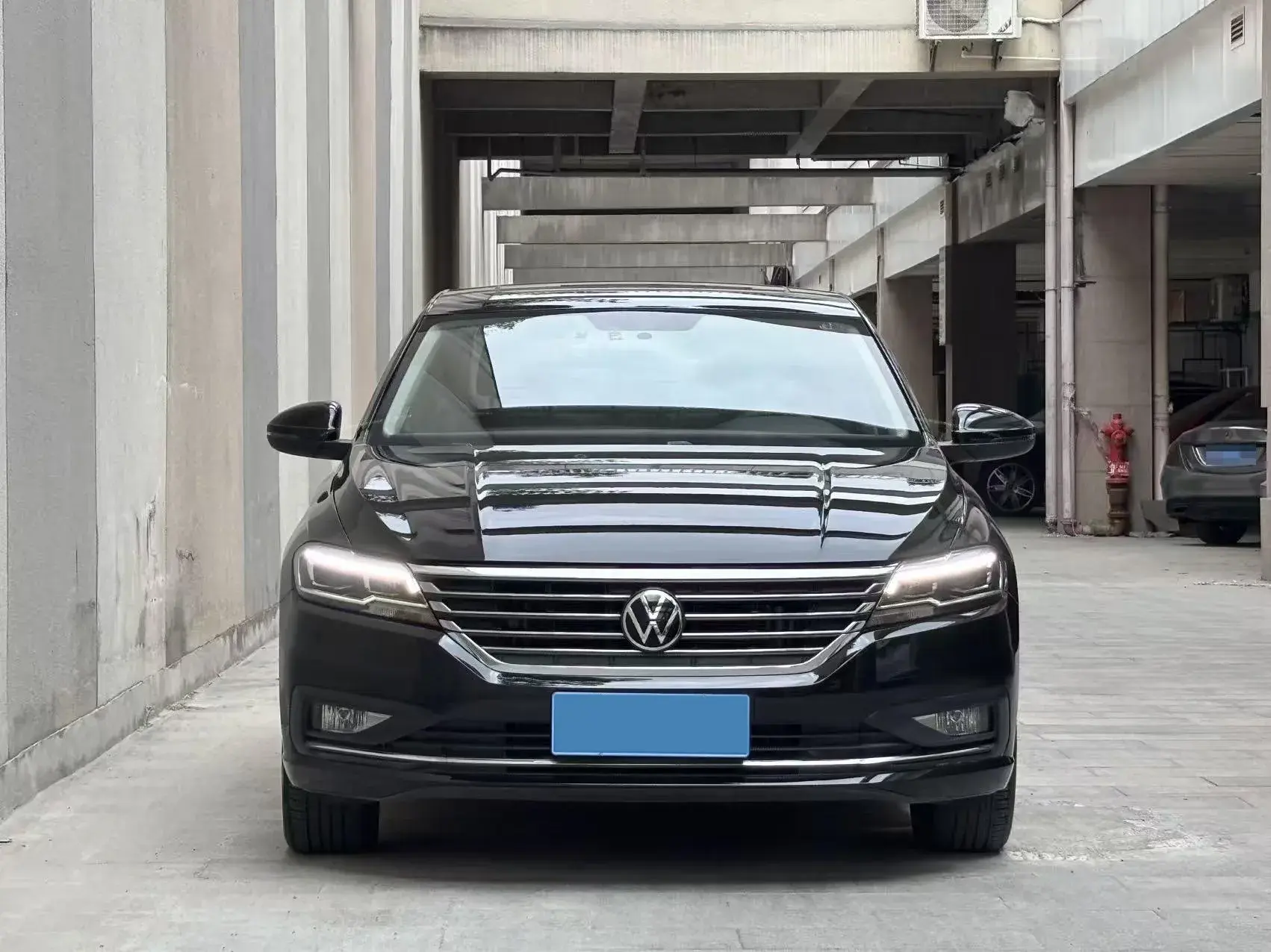 2019 VOLKSWAGEN LAVIDA thumbnail 2