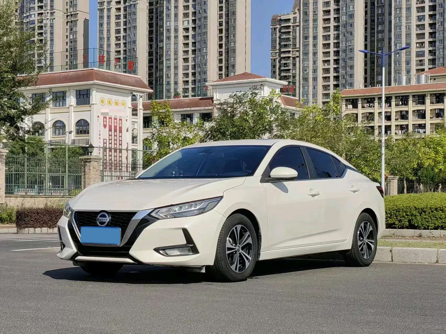 2022 NISSAN SYLPHY view 1