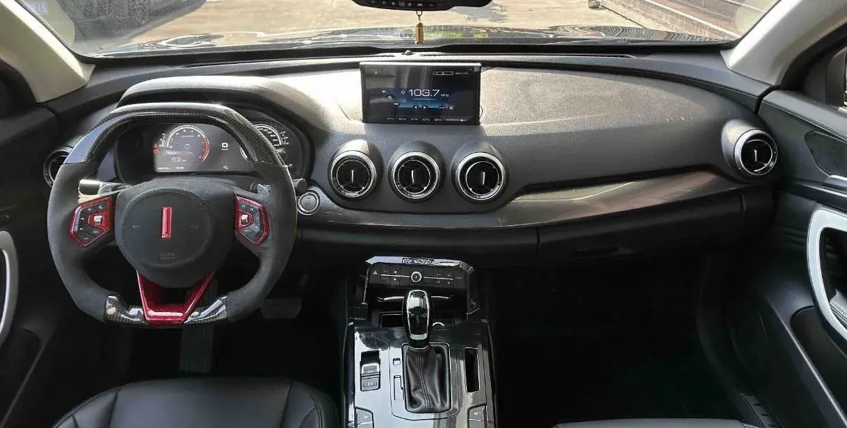 2017 WEY VV7 thumbnail 3