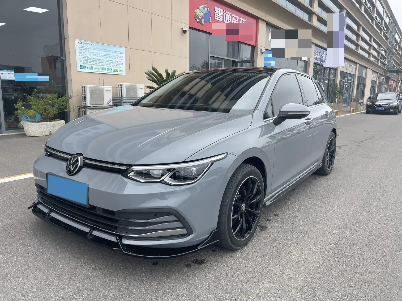 2021 VOLKSWAGEN GOLF view 1
