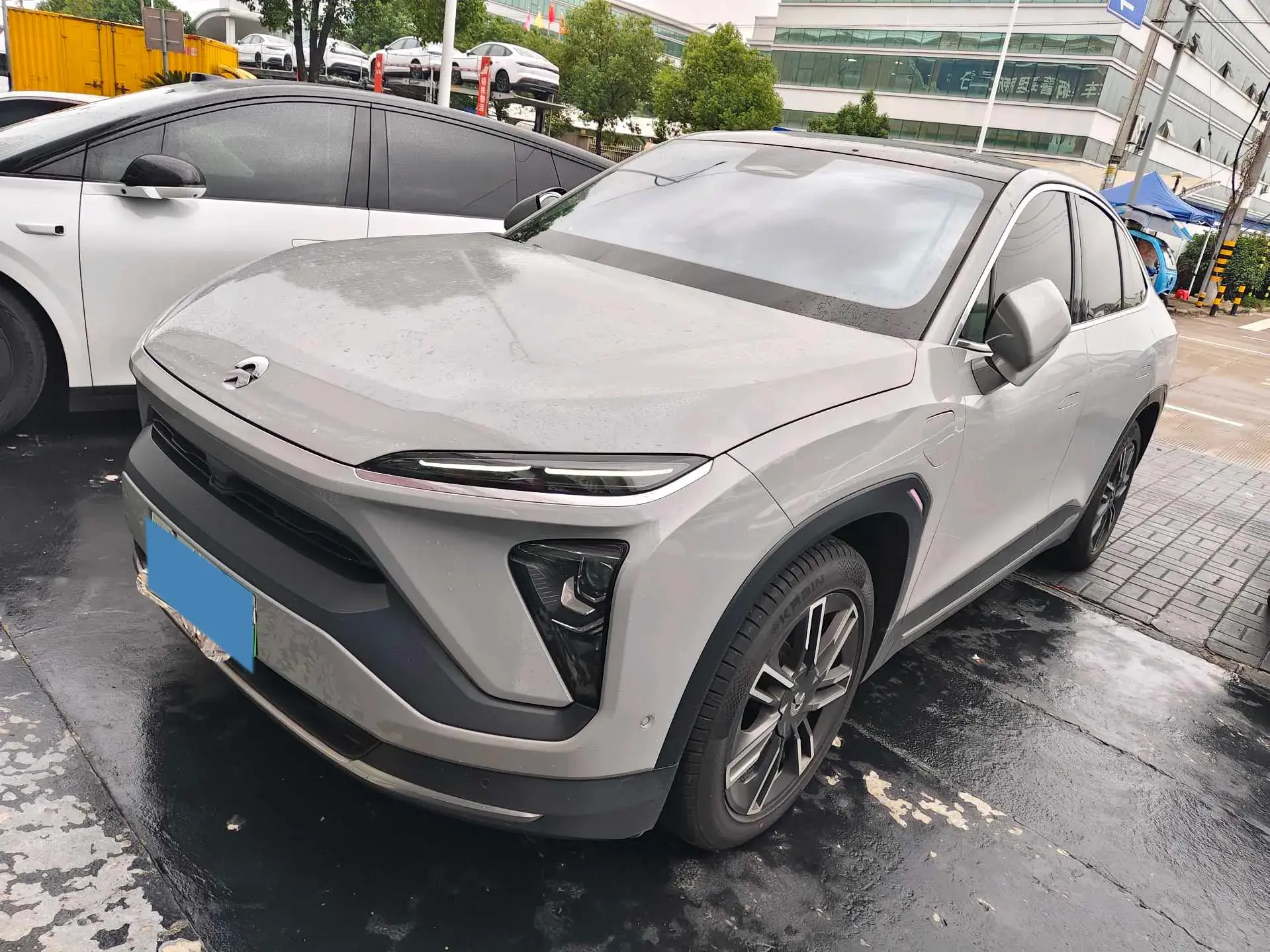 2020 NIO EC6 view 1