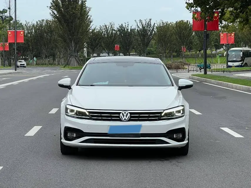 2019 VOLKSWAGEN LAMANDO thumbnail 2