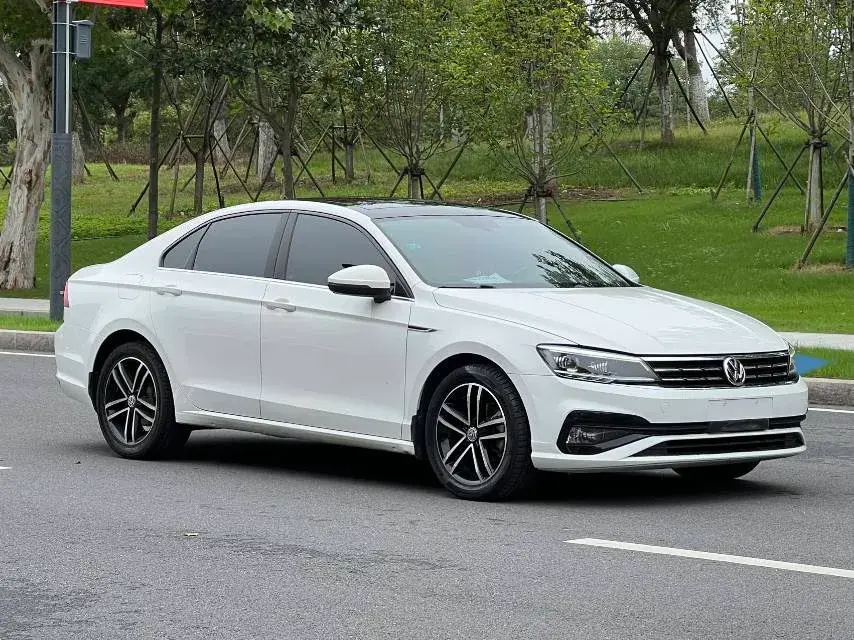 2019 VOLKSWAGEN LAMANDO thumbnail 3