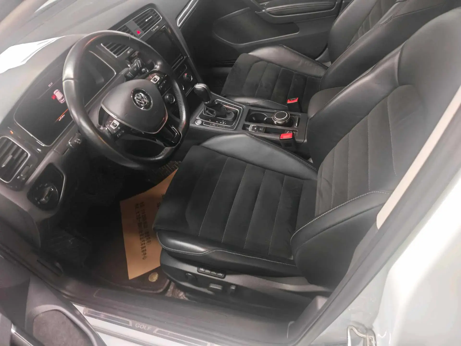 2019 VOLKSWAGEN GOLF thumbnail 4