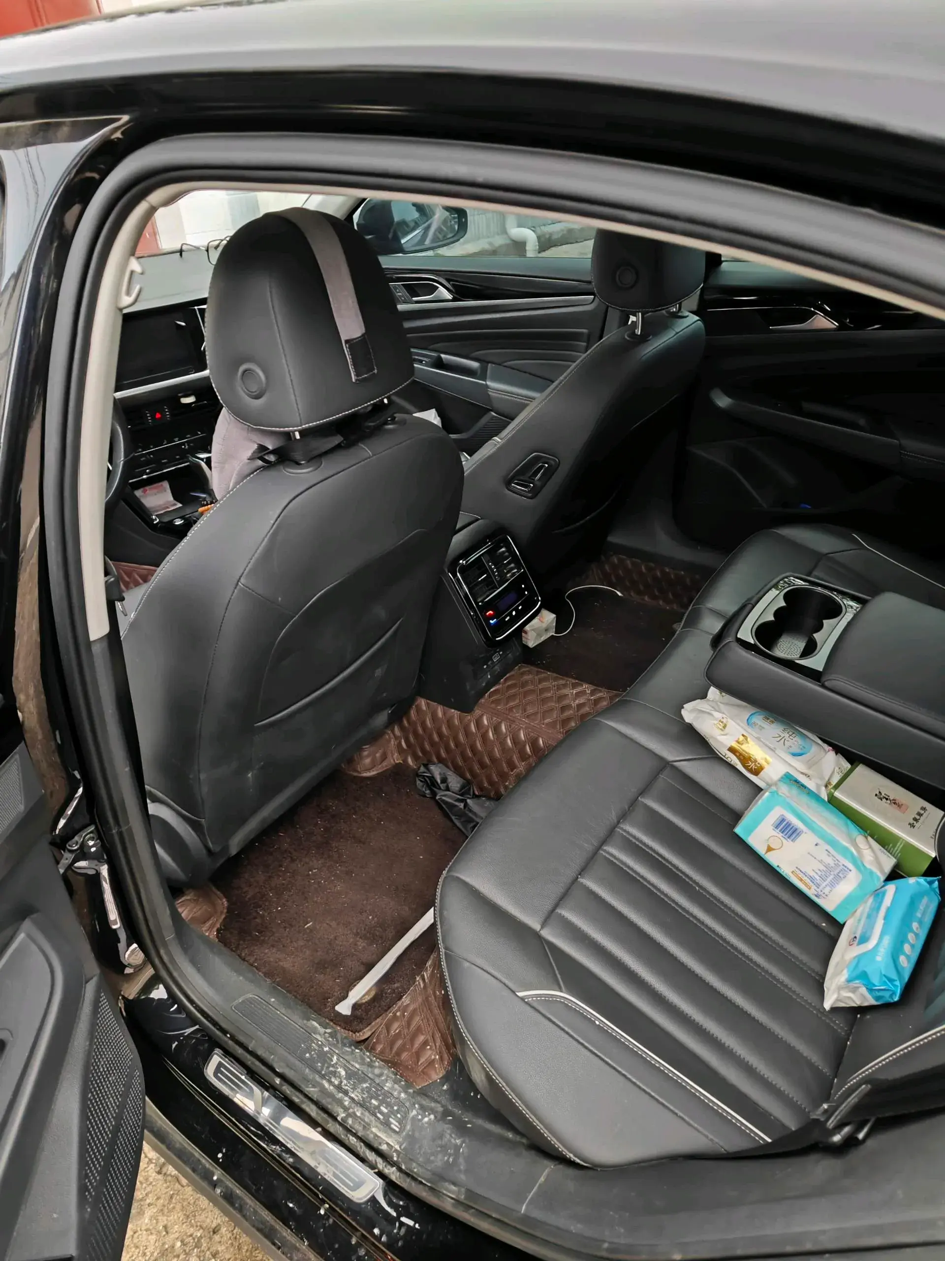 2022 VOLKSWAGEN PASSAT thumbnail 4