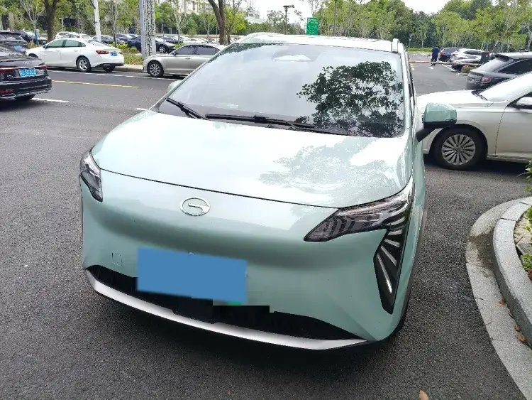 2023 AION Y thumbnail 2