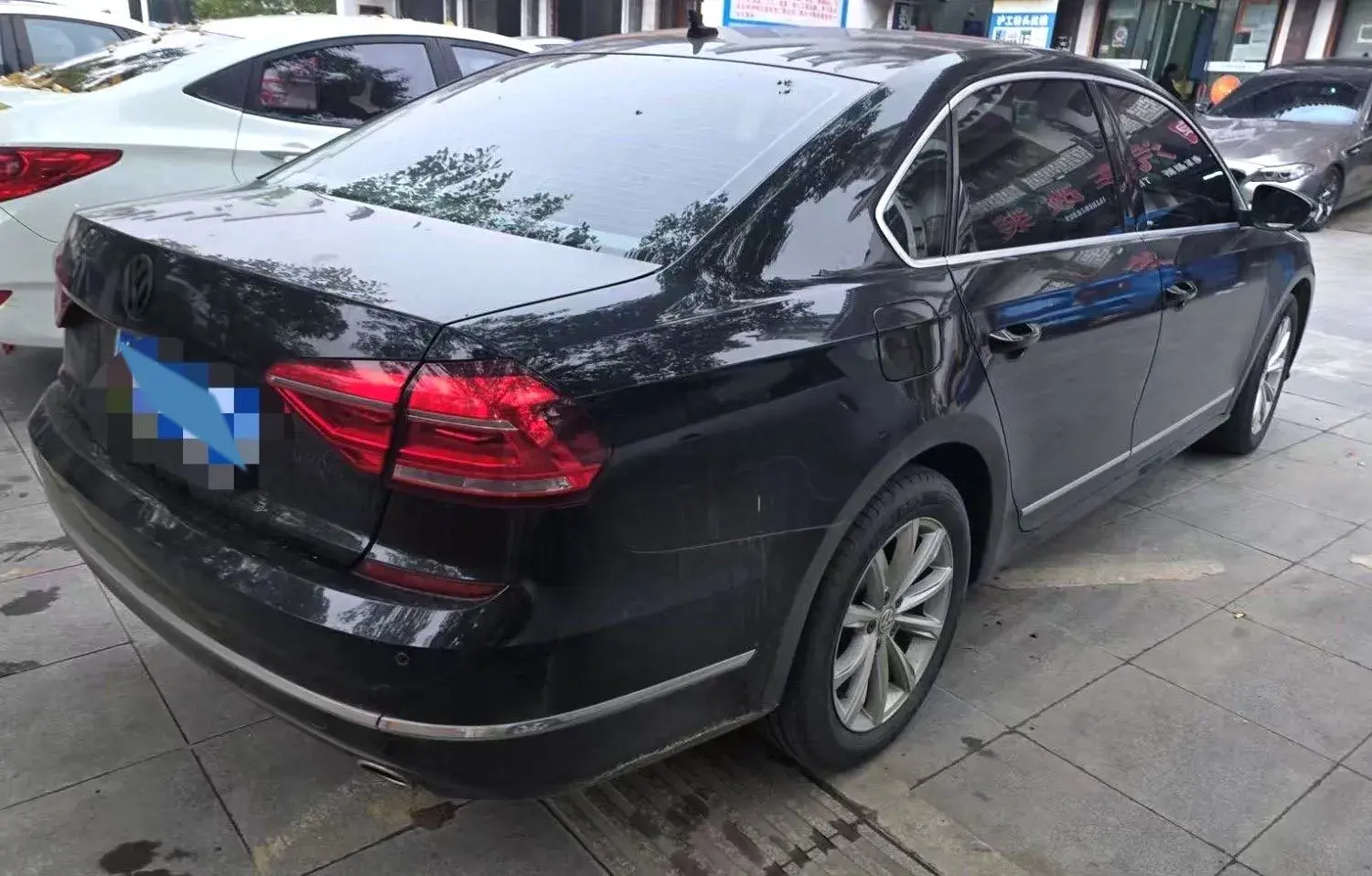 2017 VOLKSWAGEN PASSAT thumbnail 2