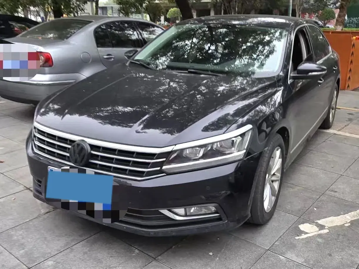 2017 VOLKSWAGEN PASSAT view 1