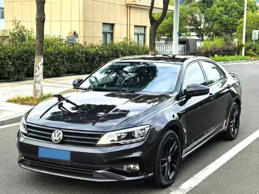 2021 VOLKSWAGEN LAMANDO view 1