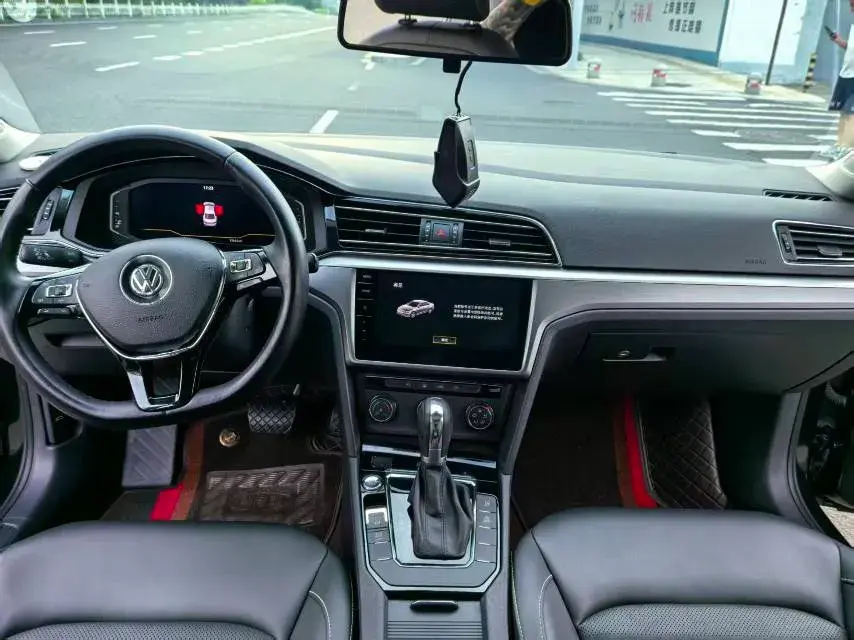 2021 VOLKSWAGEN LAMANDO thumbnail 4