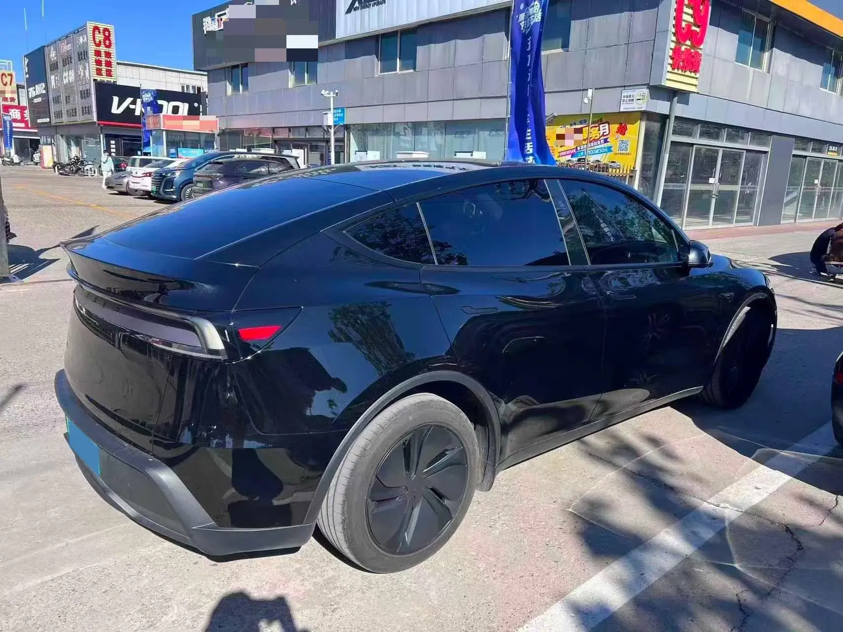 2025 TESLA MODEL thumbnail 3