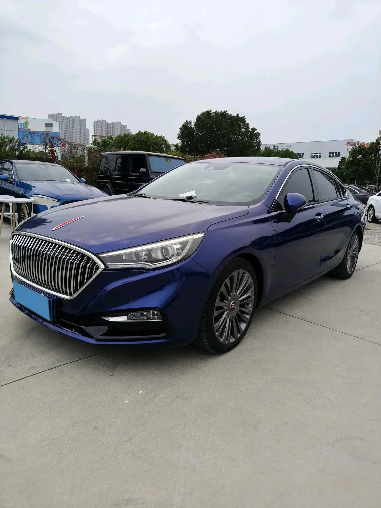 2019 HONGQI H5 view 1
