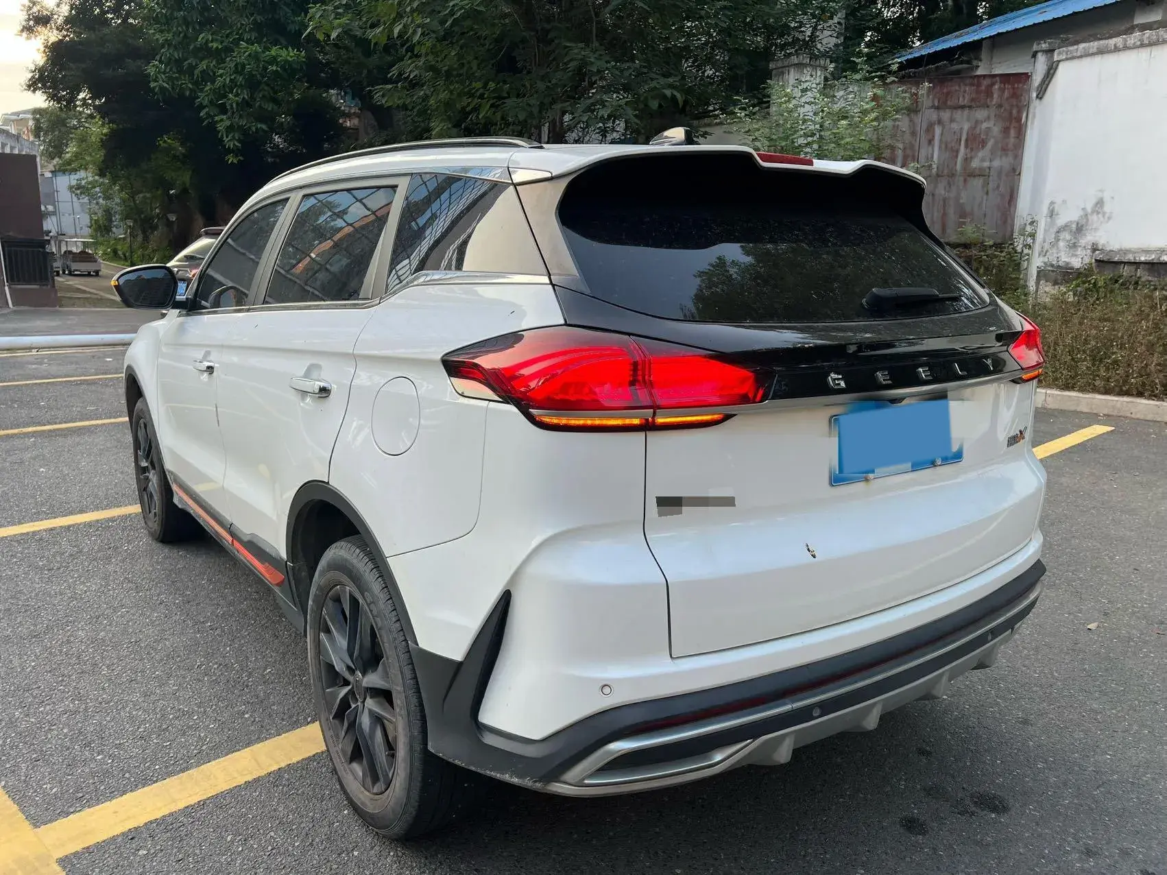 2022 GEELY AZKARRA thumbnail 4