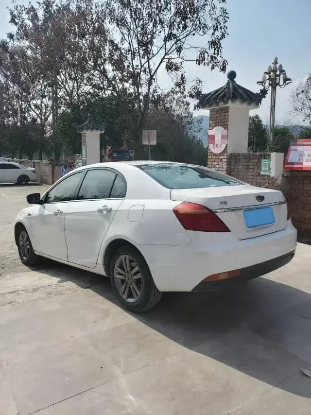 2017 GEELY EMGRAND thumbnail 3