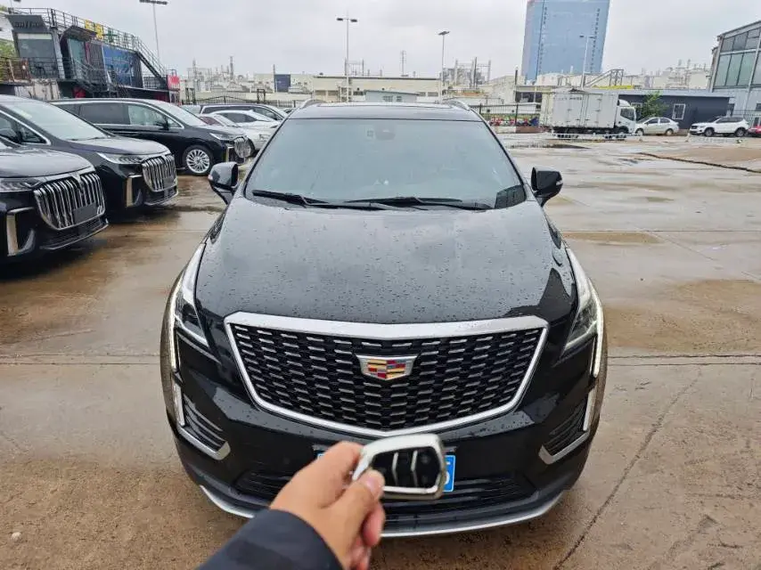 2023 CADILLAC XT5 thumbnail 2