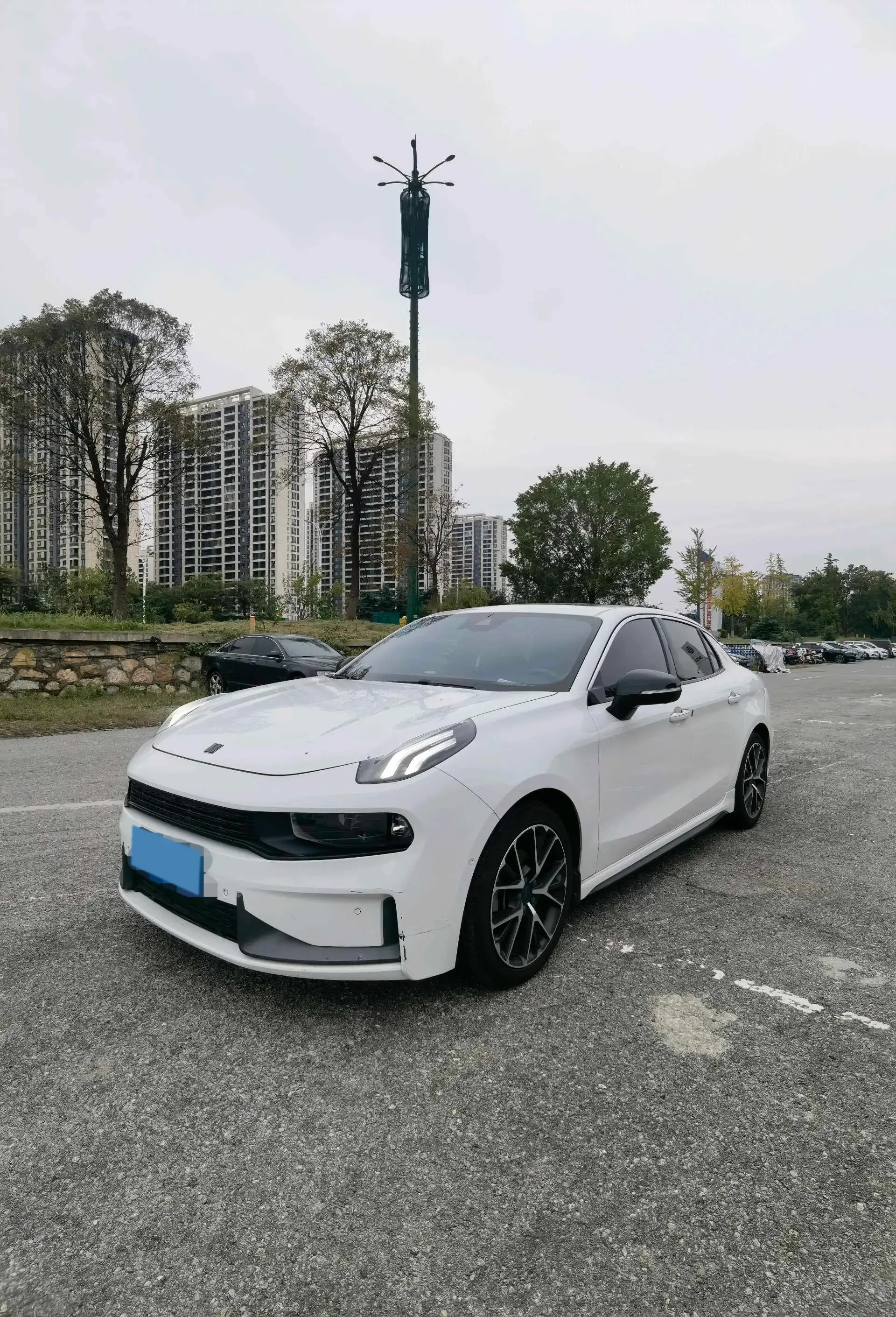 2021 LYNK&CO 03 view 1