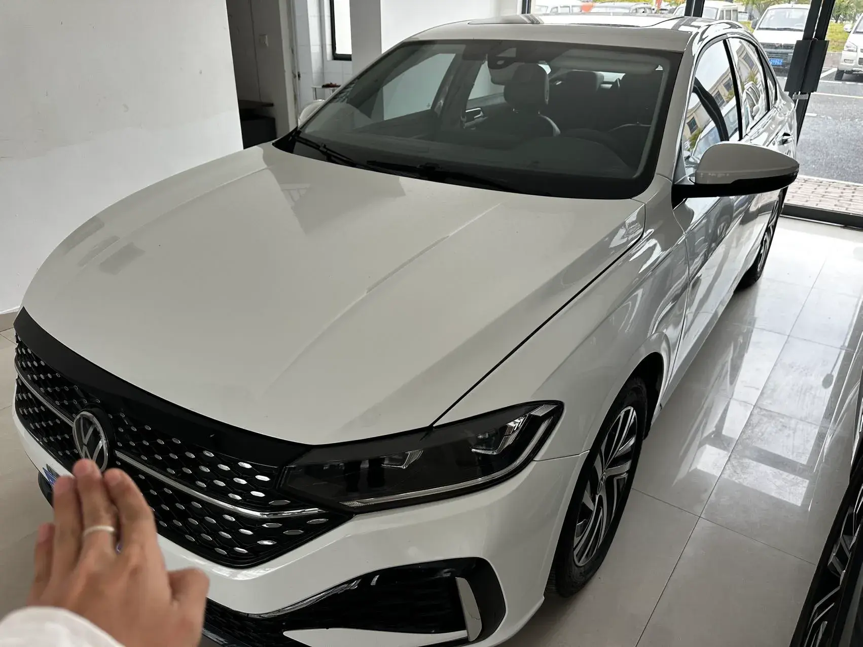 2024 VOLKSWAGEN LAVIDA view 1