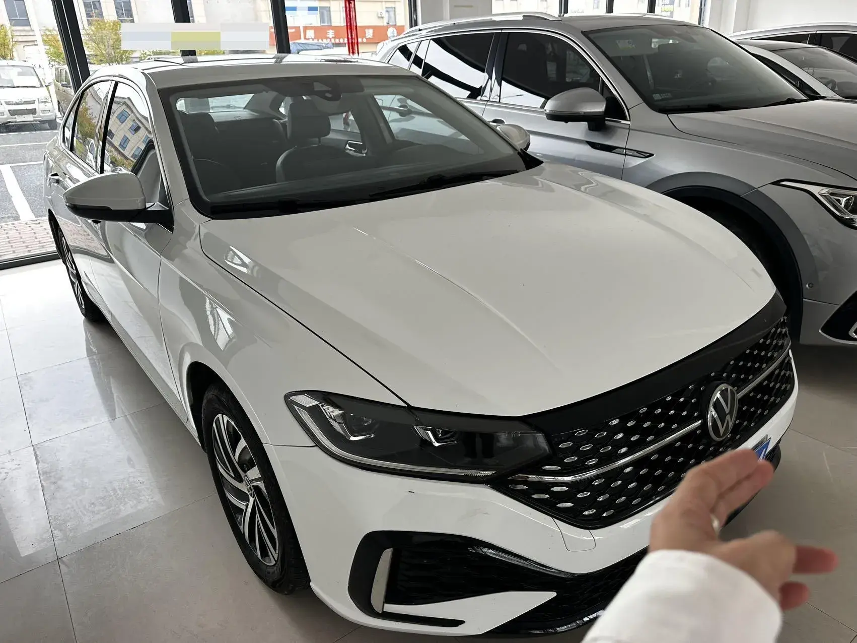 2024 VOLKSWAGEN LAVIDA thumbnail 2