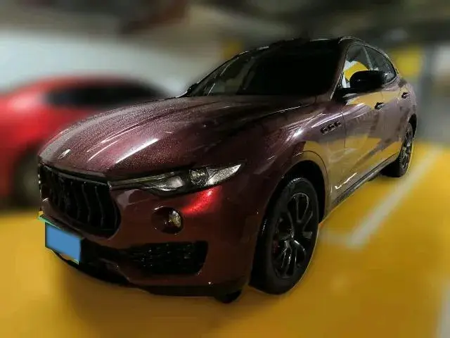 2018 MASERATI LEVANTE view 1