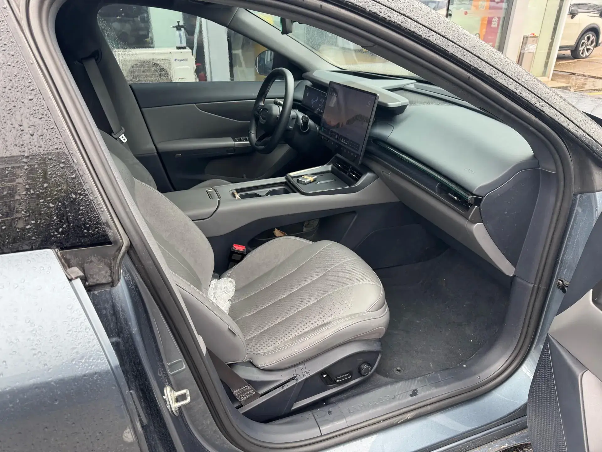 2024 LYNK&CO 07 thumbnail 3