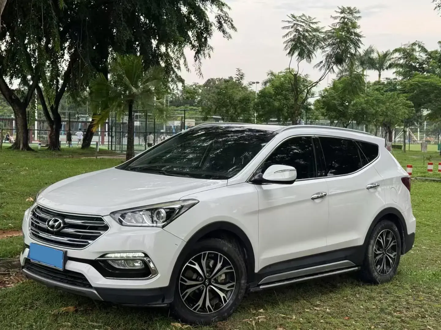 2017 HYUNDAI SANTAFE view 1