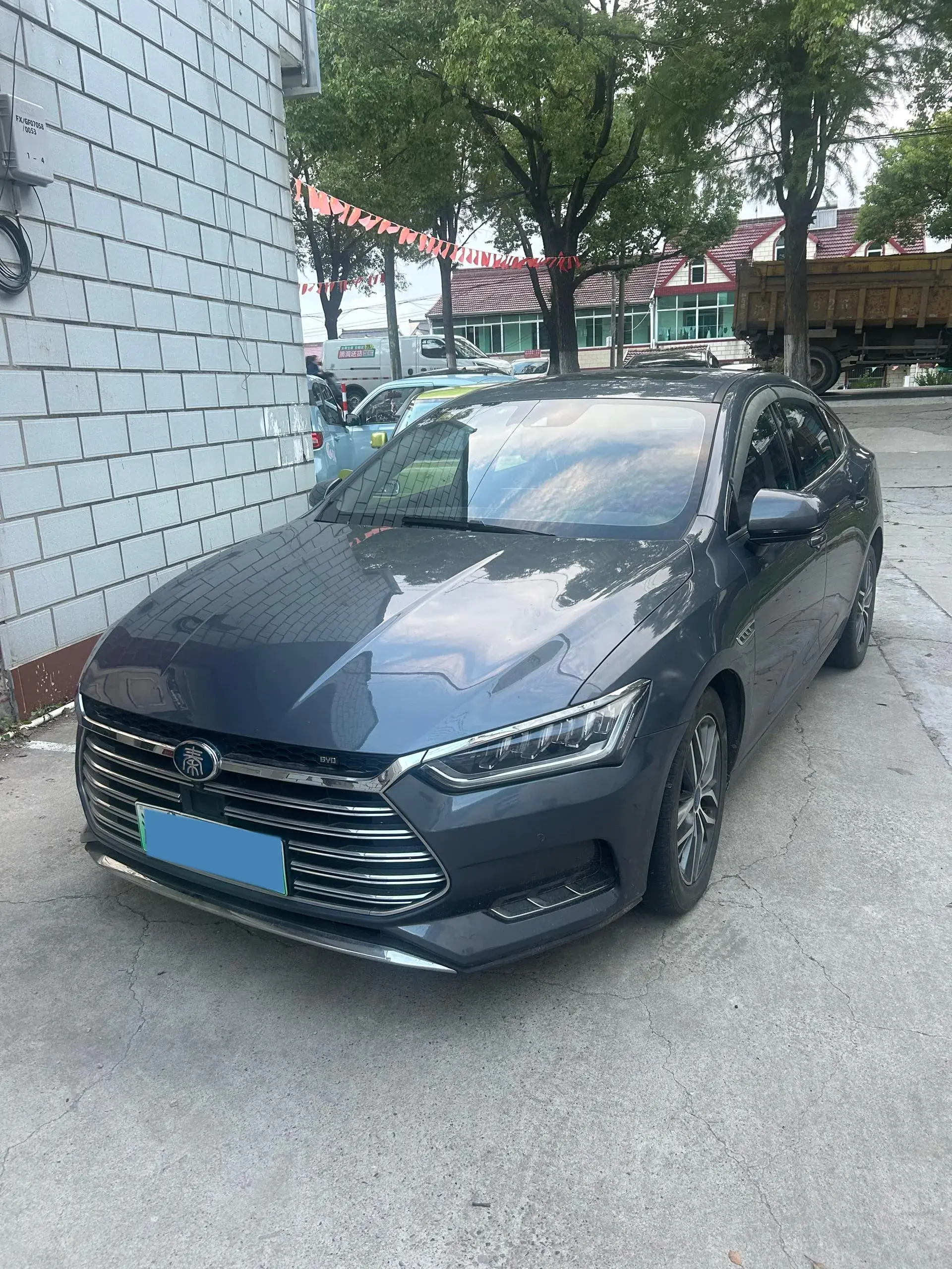 2019 BYD QIN view 1