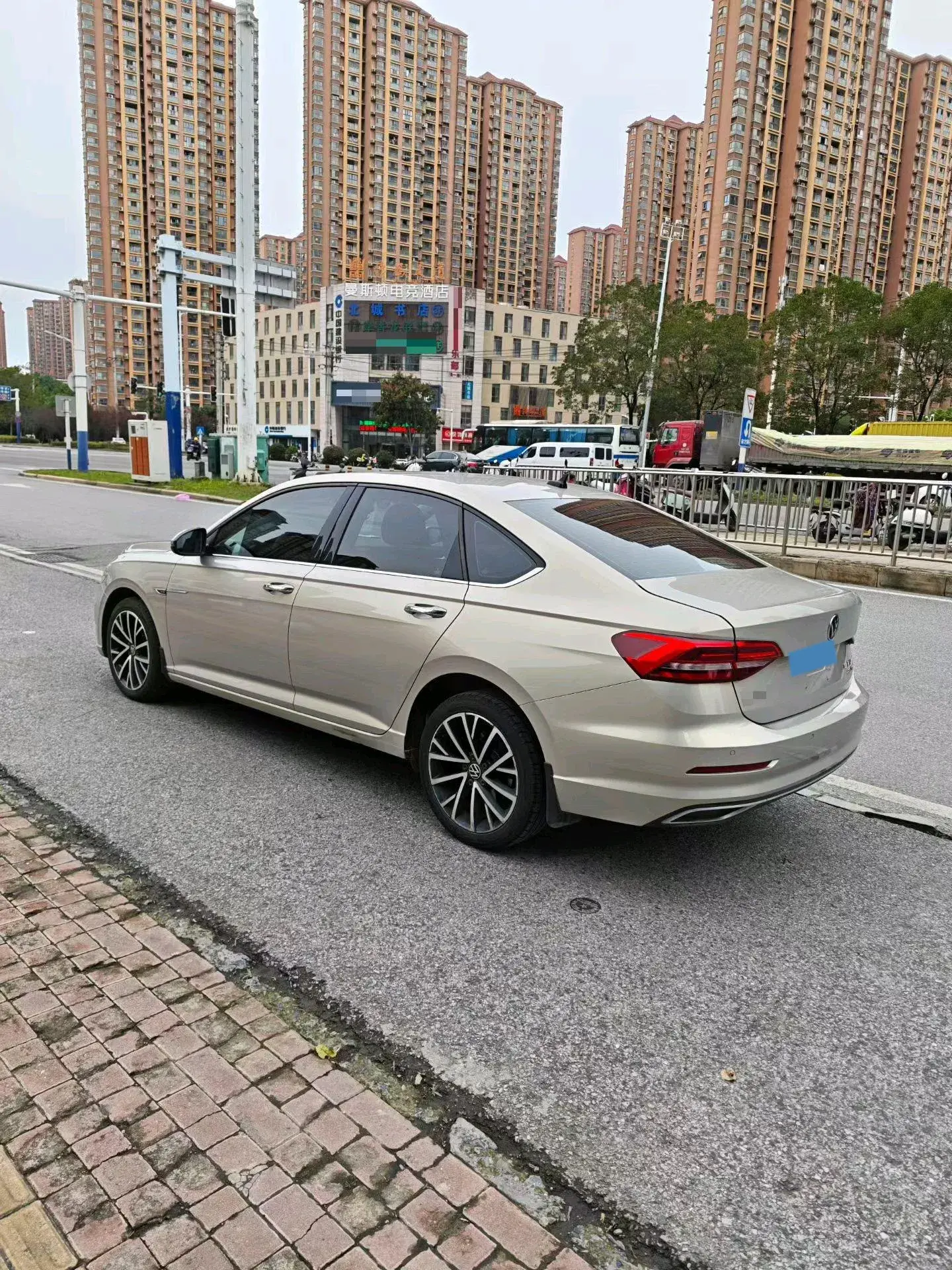 2019 VOLKSWAGEN LAVIDA thumbnail 4