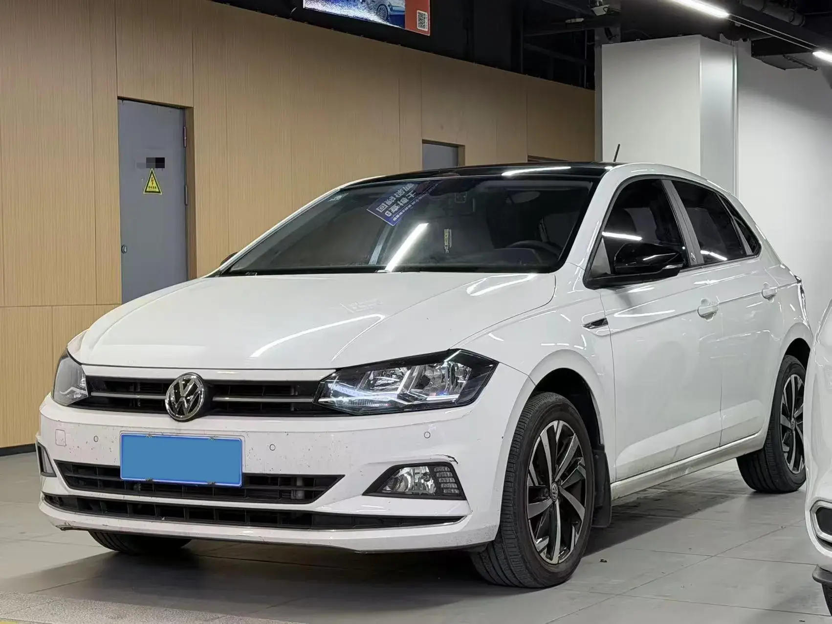 2019 VOLKSWAGEN POLO view 1