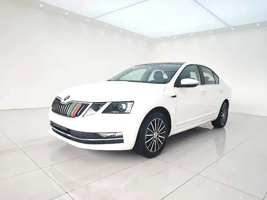 2018 SKODA OCTAVIA view 1