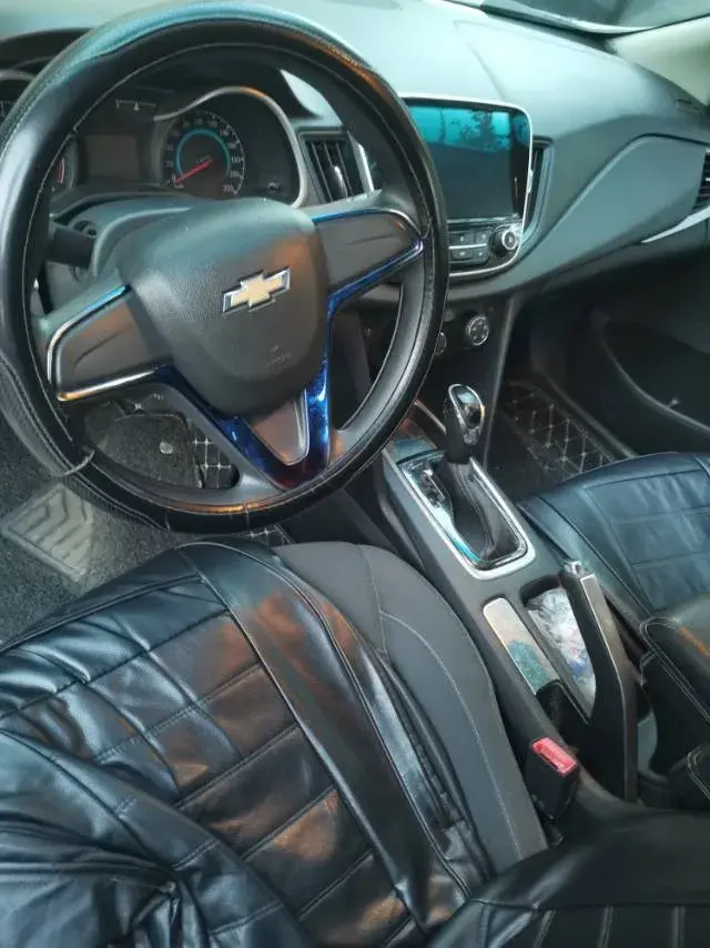 2019 CHEVROLET CAVALIER thumbnail 3