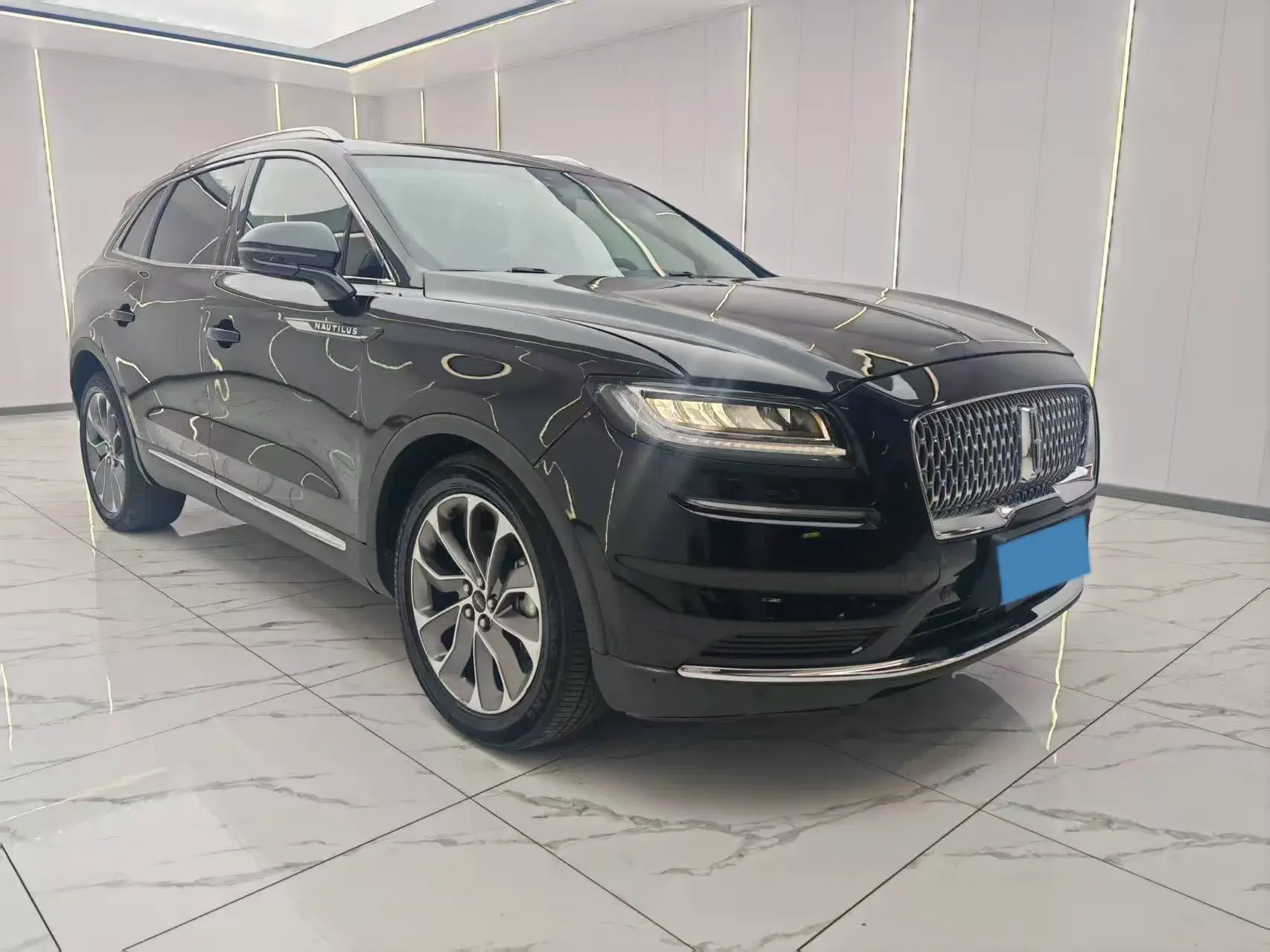 2021 LINCOLN NAUTILUS thumbnail 2