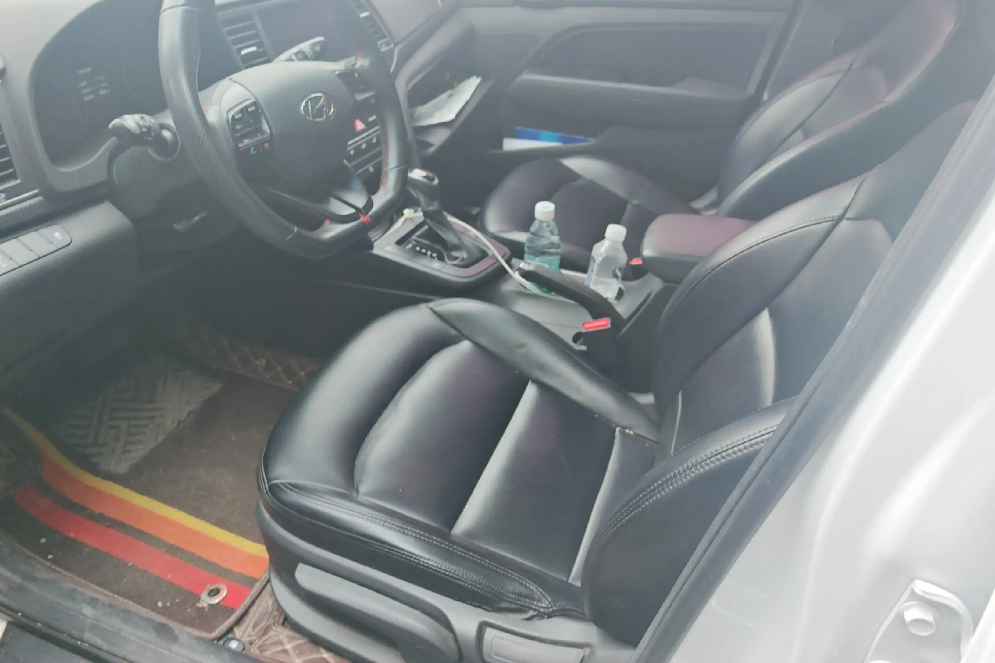 2018 HYUNDAI ELANTRA thumbnail 3