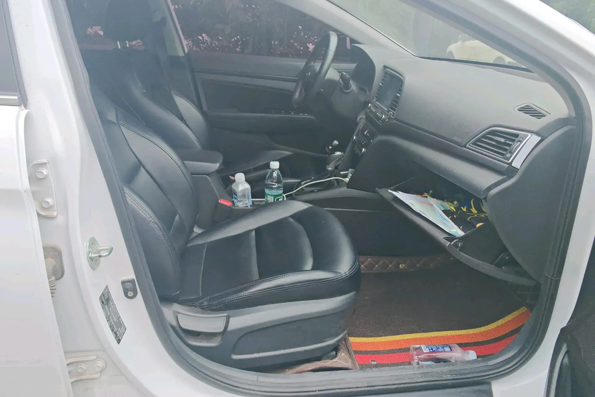 2018 HYUNDAI ELANTRA thumbnail 4