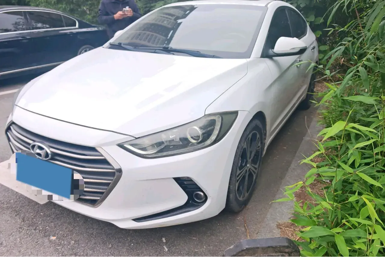 2018 HYUNDAI ELANTRA view 1