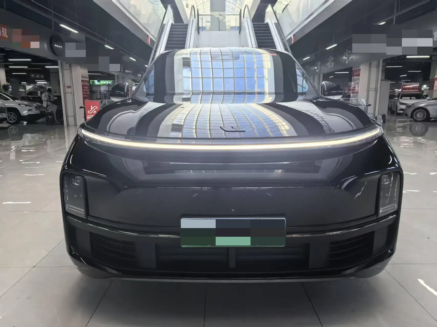 2023 LI L8 thumbnail 2