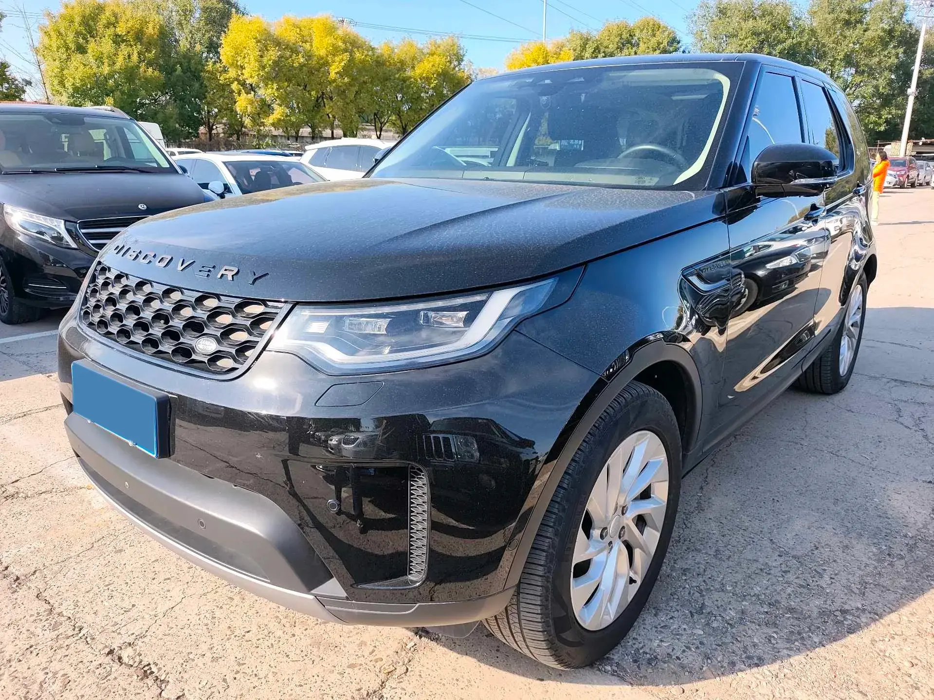 2023 LAND ROVER view 1