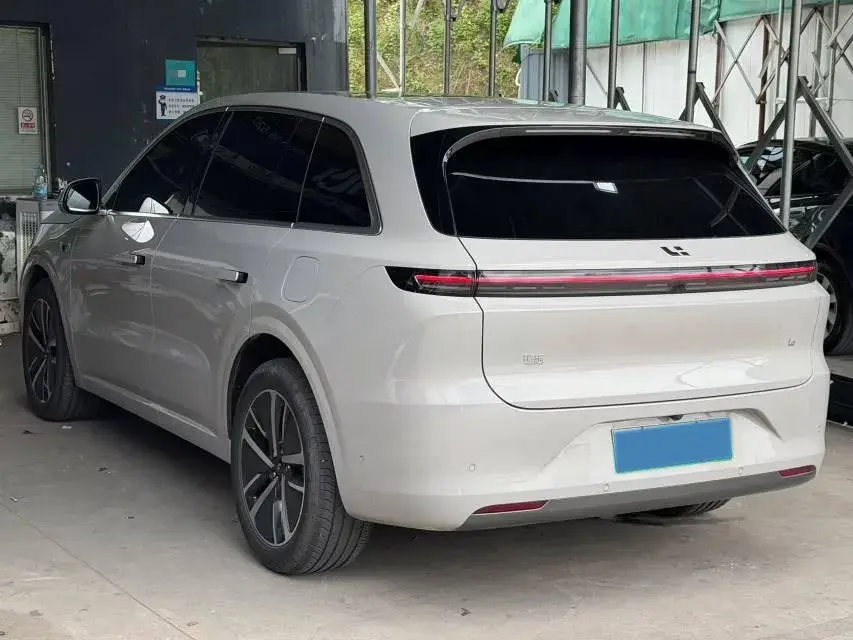 2024 LI L6 thumbnail 2