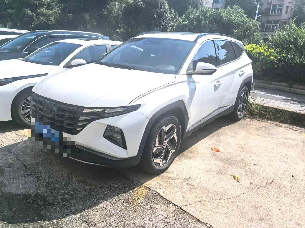 2023 HYUNDAI TUCSON view 1