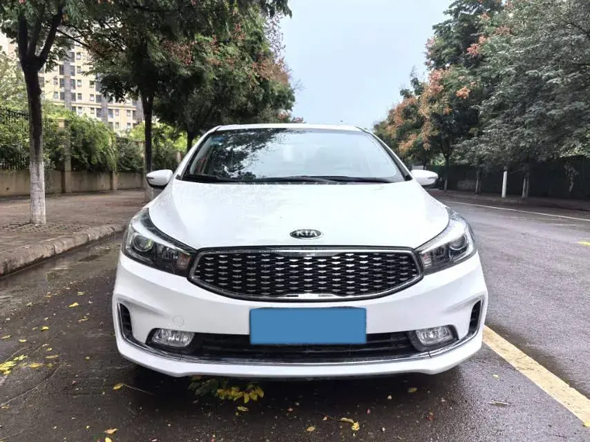 2017 KIA K3 thumbnail 2