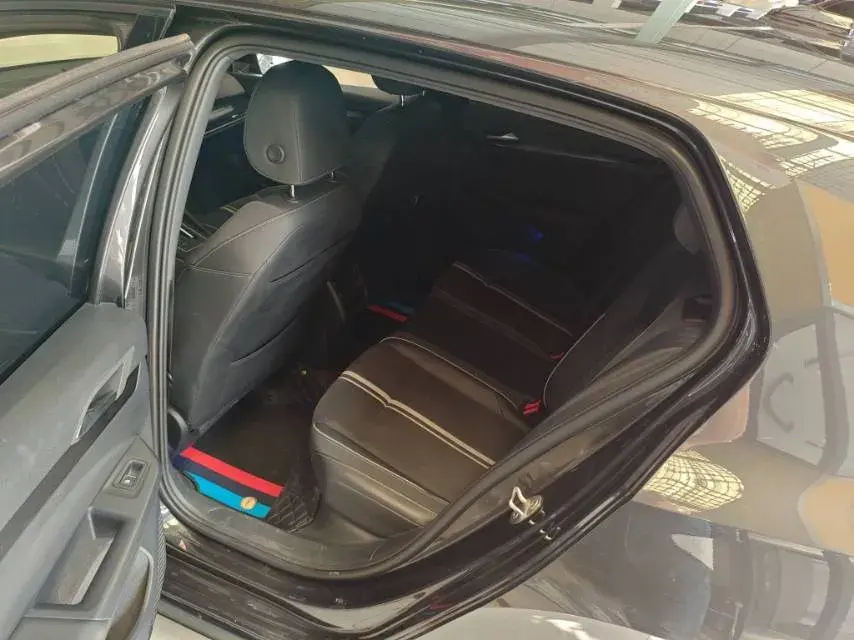 2021 VOLKSWAGEN GOLF thumbnail 4