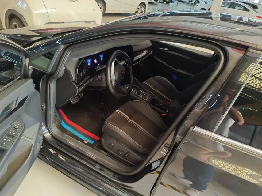 2021 VOLKSWAGEN GOLF thumbnail 3