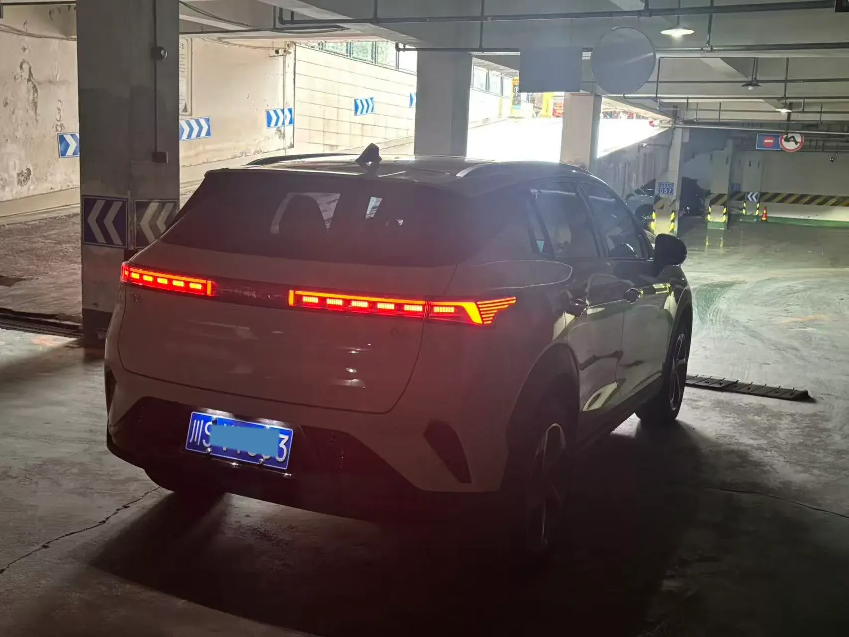 2023 GEELY ICON thumbnail 4