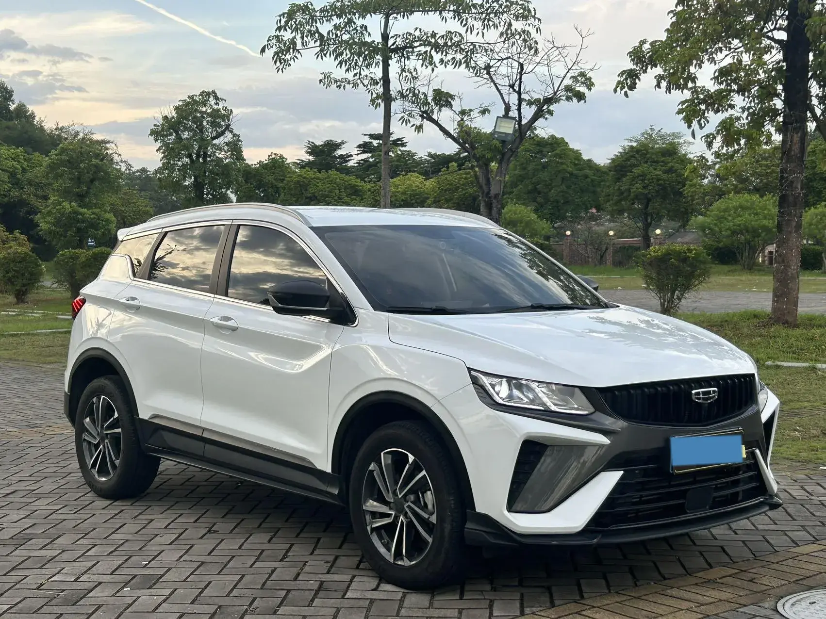 2023 GEELY COOLRAY thumbnail 2