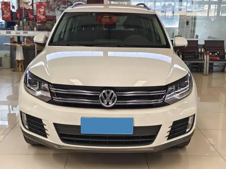 2016 VOLKSWAGEN TIGUAN thumbnail 2