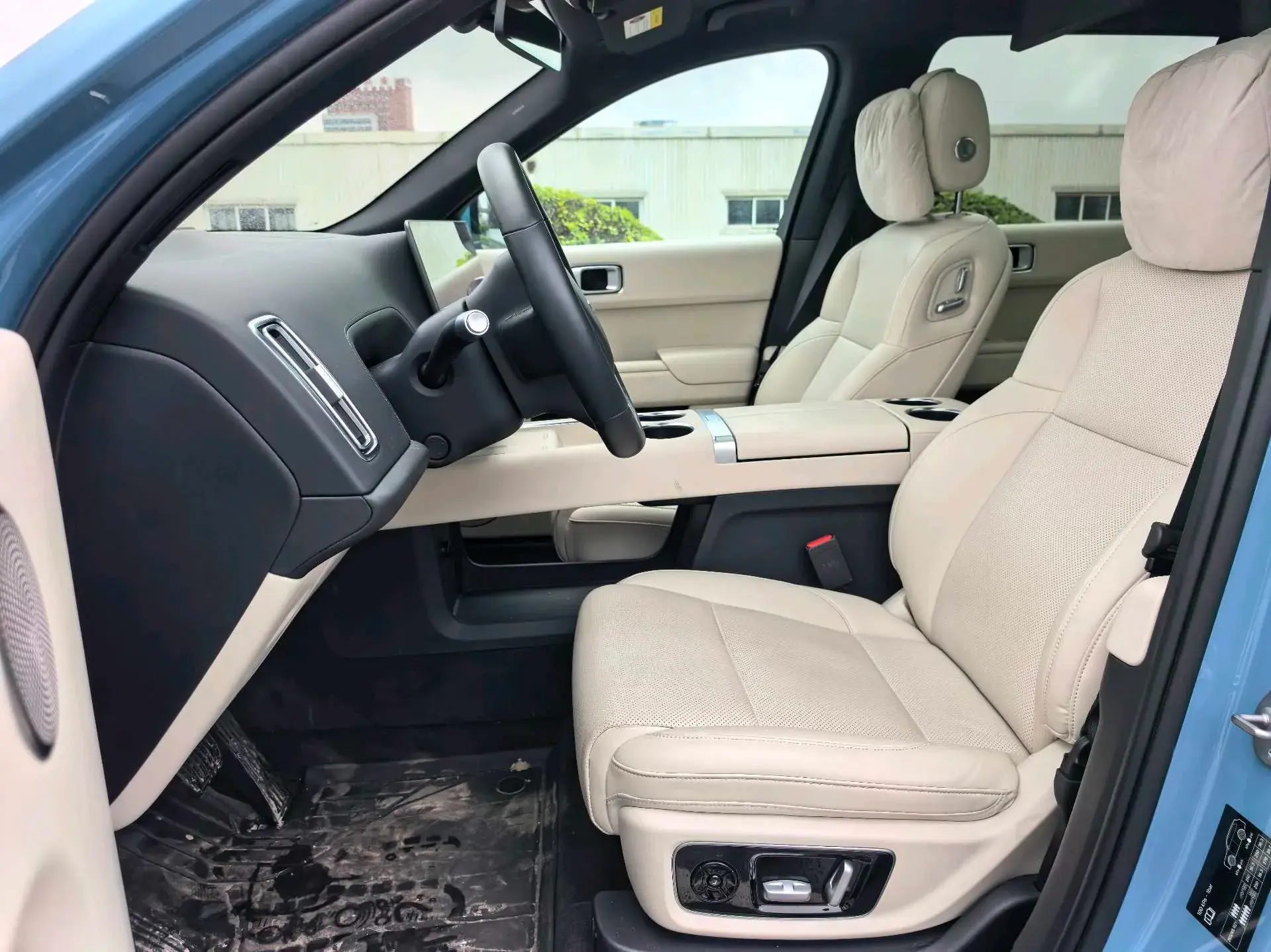 2022 LI L9 thumbnail 4