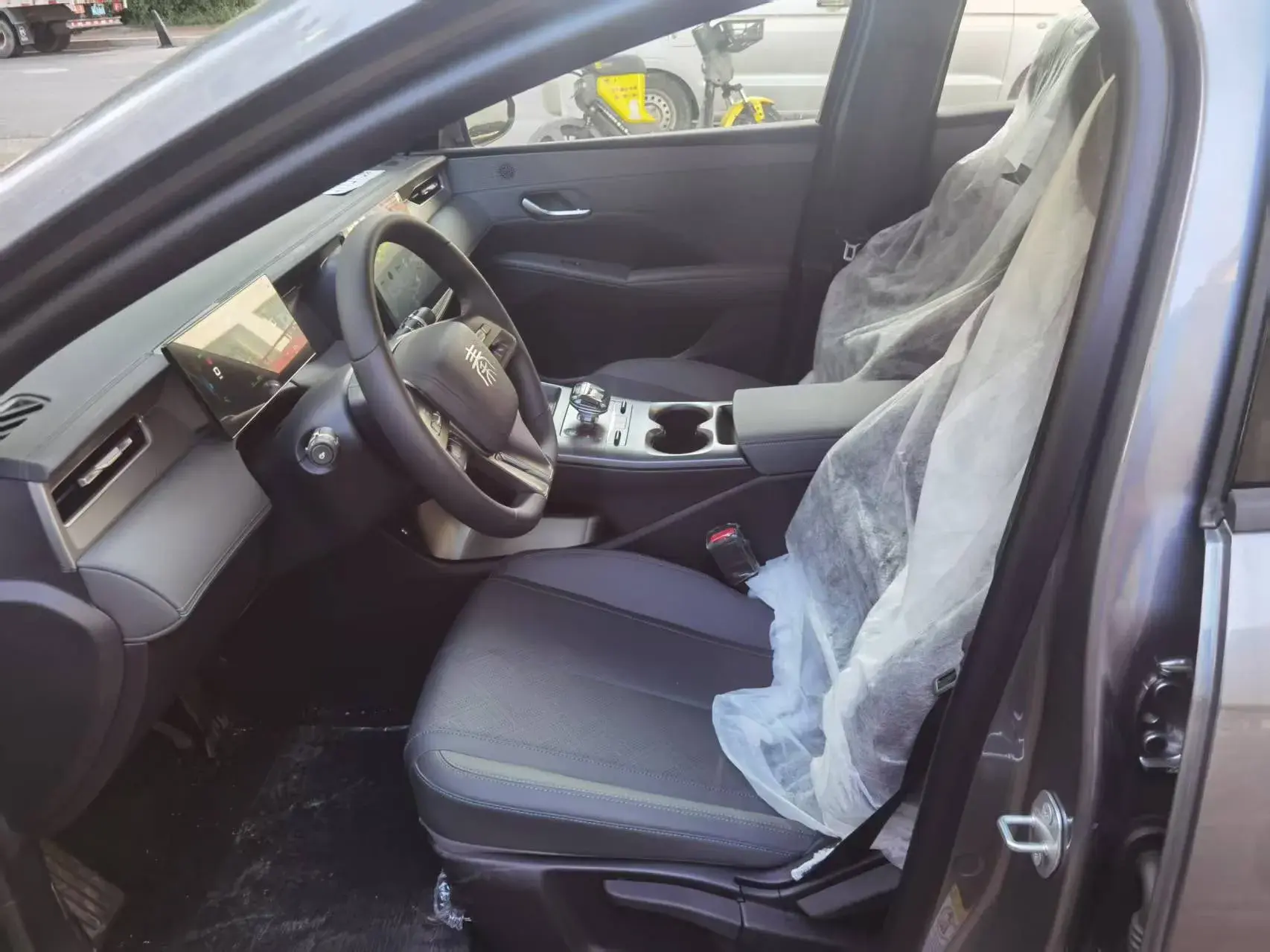 2025 BYD SEAL05 thumbnail 3