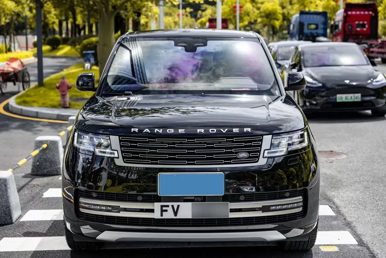 2024 LAND ROVER thumbnail 2