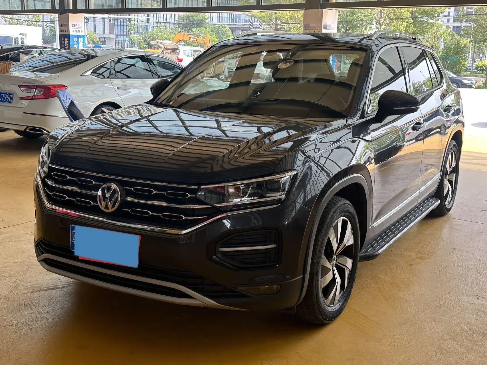 2019 VOLKSWAGEN TAYRON view 1